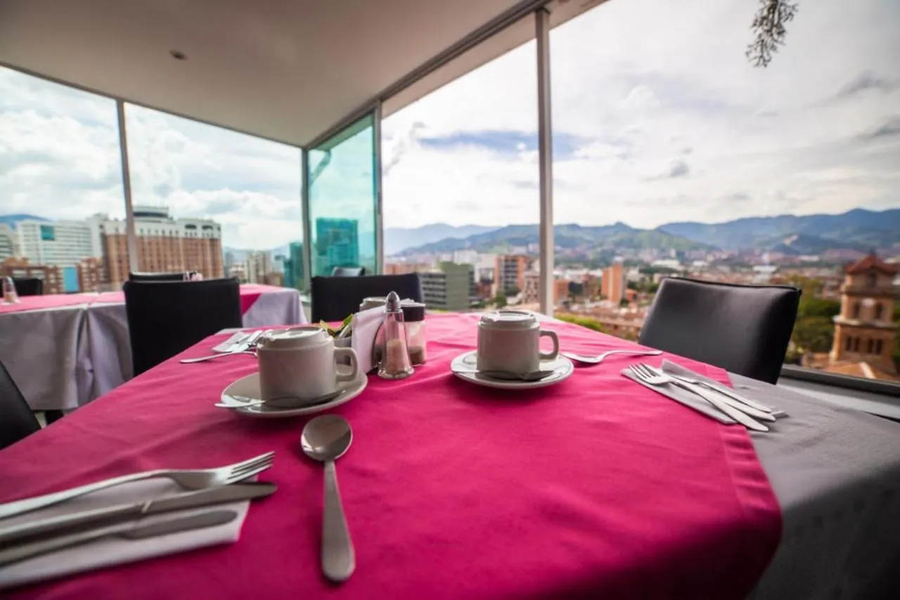 Park 42 Apartasuites Medellin 3*,