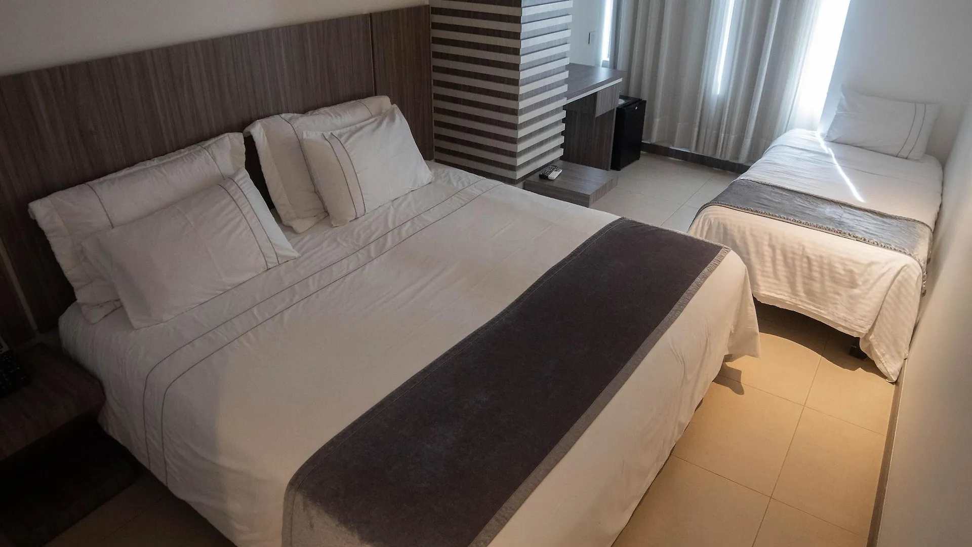 *** Hotel Park 42 Apartasuites Medellin Colombia
