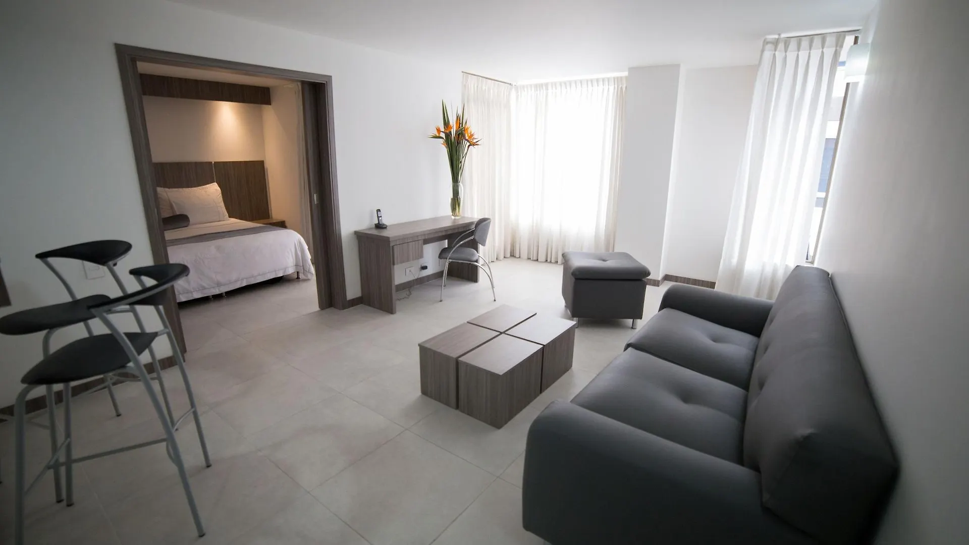 Park 42 Apartasuites Medellin 3*,  Colombia