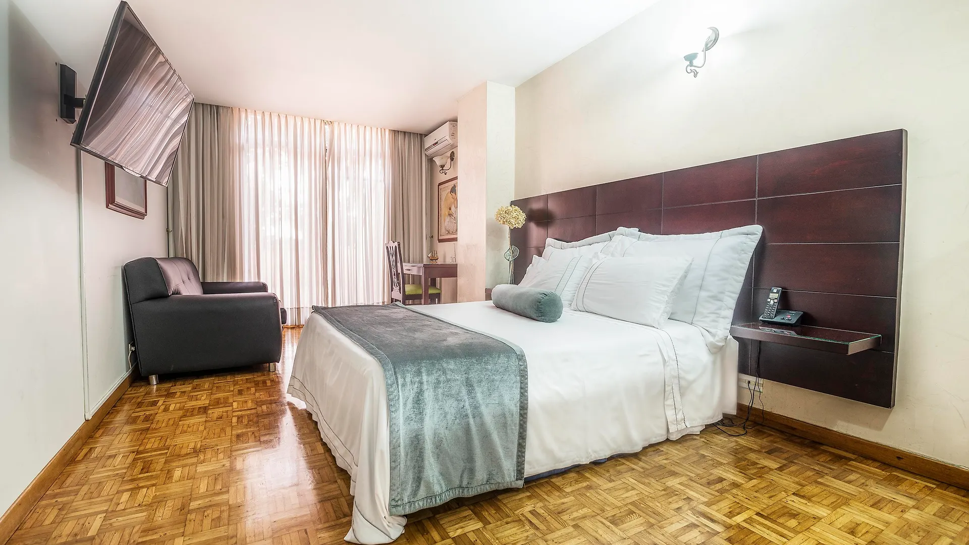 Park 42 Apartasuites Medellin Hotel