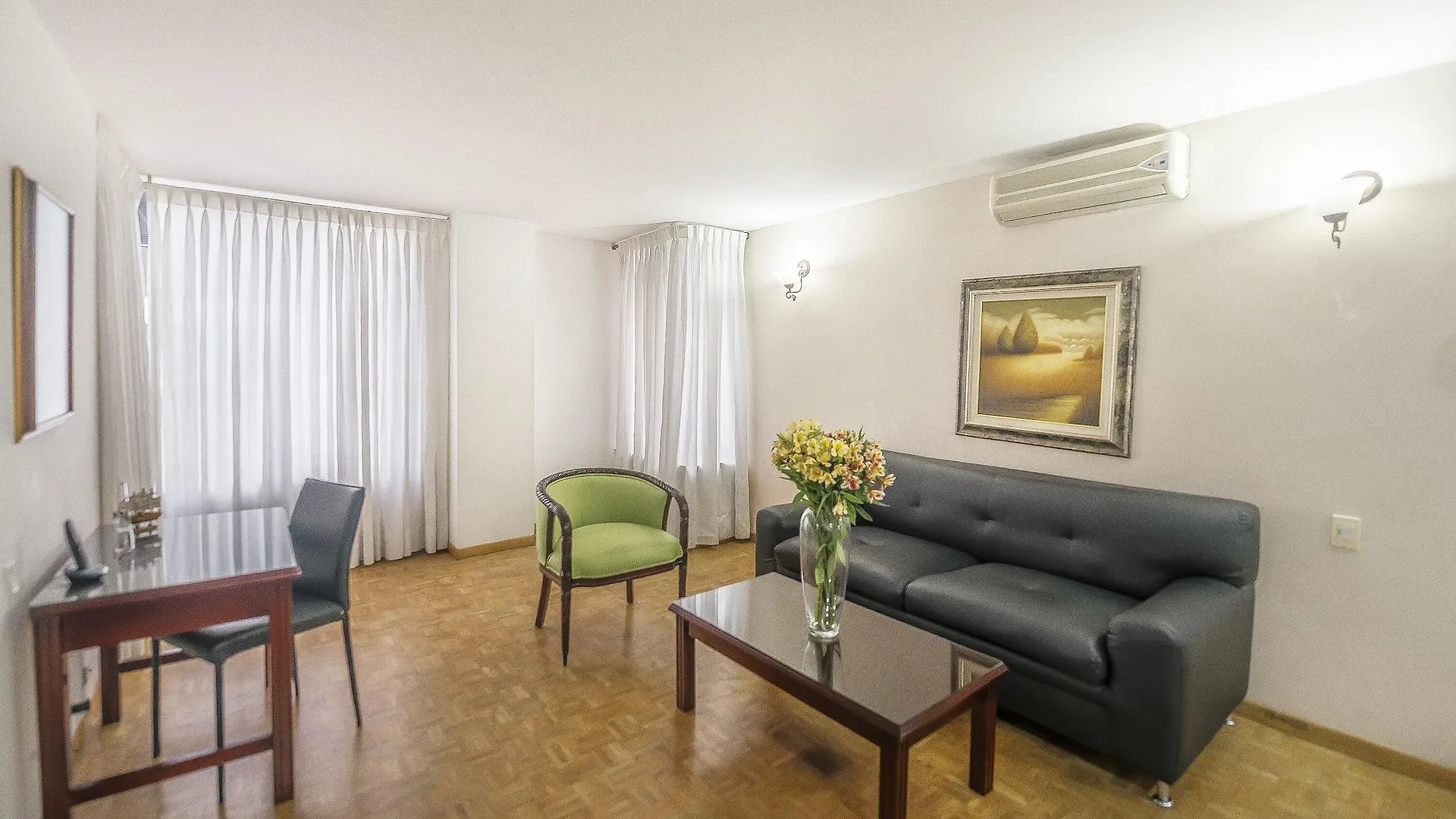 Park 42 Apartasuites Medellin