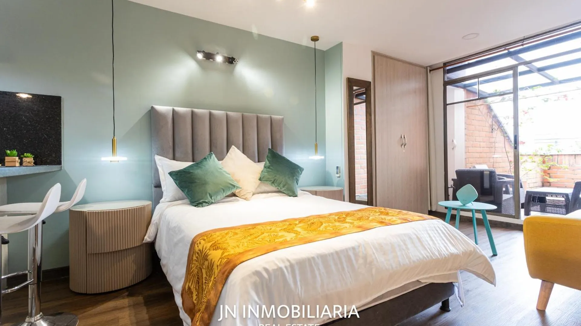 Park 42 Apartasuites Medellin 3*,