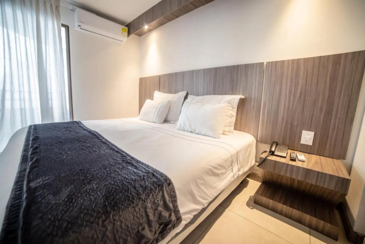 *** Hotel Park 42 Apartasuites Medellin Colombia